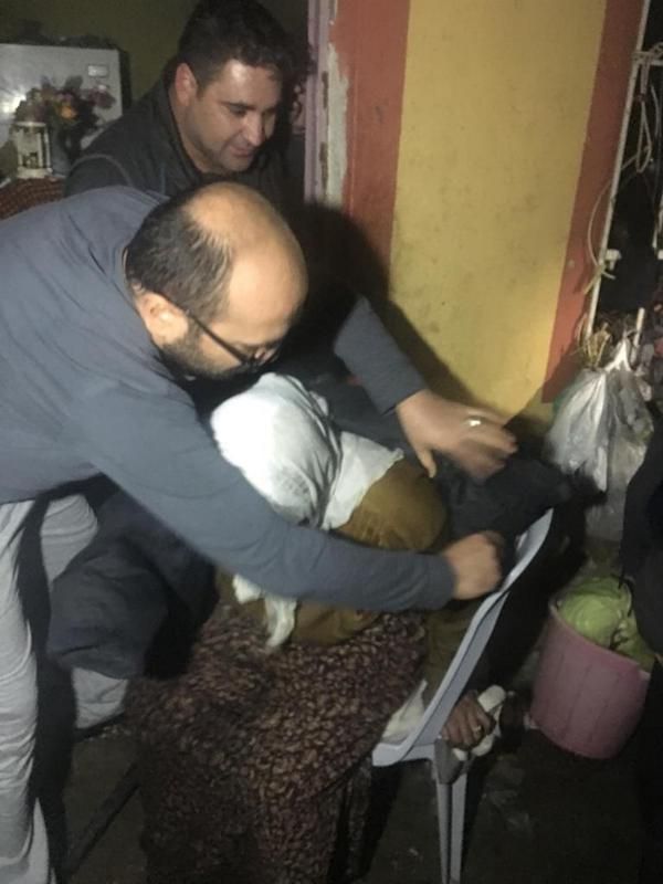 Yaşlı kadın son anda kurtarıldı