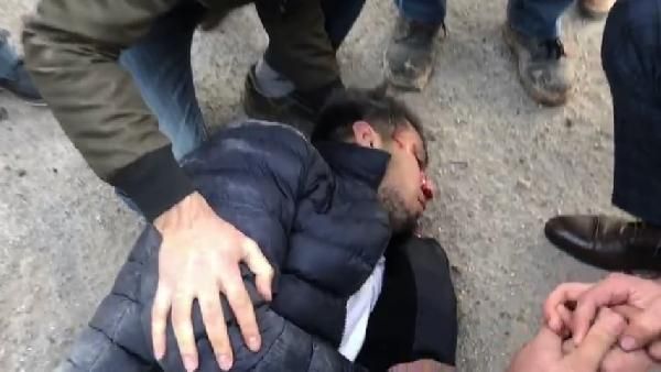 Otomobil, motosiklete çarptı: 2 kişi ağır yaralandı 