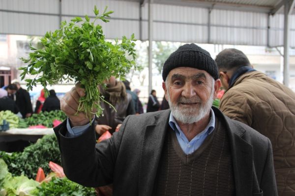 Pazardaki ürün fiyatlarından ne alıcı ne de satıcı memnun