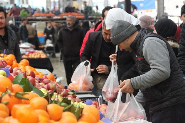 Pazardaki ürün fiyatlarından ne alıcı ne de satıcı memnun