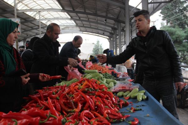Pazardaki ürün fiyatlarından ne alıcı ne de satıcı memnun