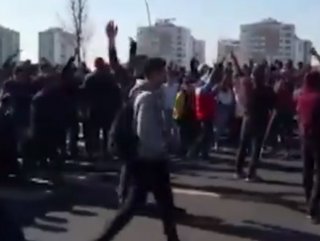 Diyarbakır’daki Nevruz kutlamasında Öcalan sloganları