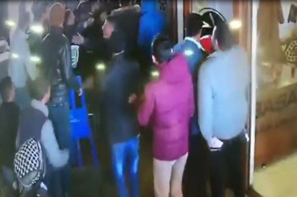 Hal Pazarı'nda marul yüzünden kavga çıktı 