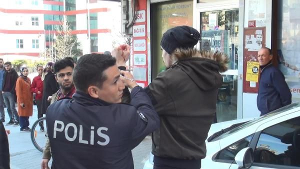 Başka kadınla gördüğü erkek arkadaşını bıçakladı 