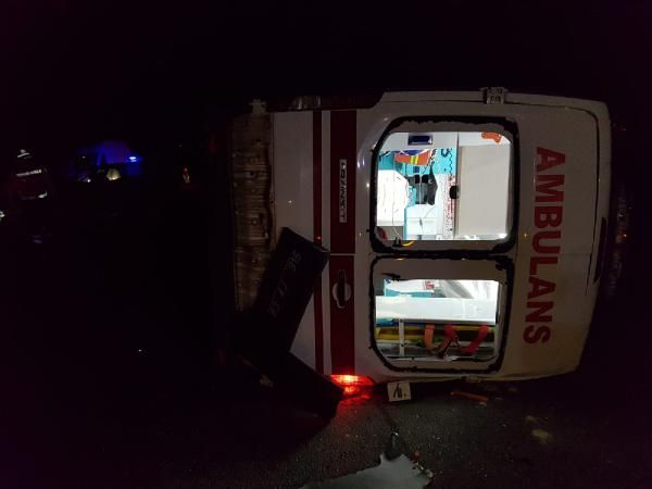 Şanlıurfa'da ambulans ile otomobil çarpıştı: 8 yaralı