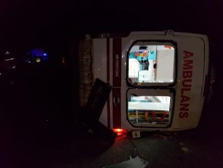Şanlıurfa’da ambulans ile otomobil çarpıştı: 8 yaralı