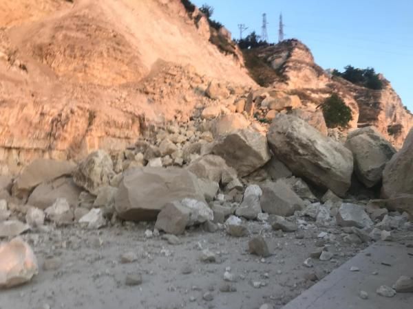 Birecik’te üçüncü kez heyelan paniği yaşandı