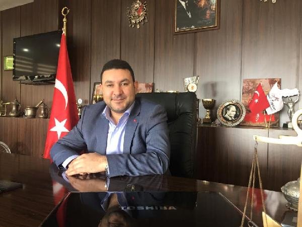 İlçe başkanının ismi söylenmedi, ortalık karıştı