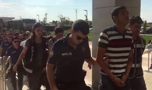 Dolandırıcılık çetesi çökertildi: 98 tutuklama 