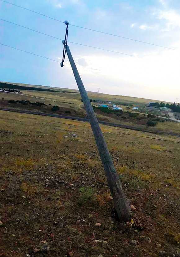 Şanlıurfa'da fırtına hasara neden oldu