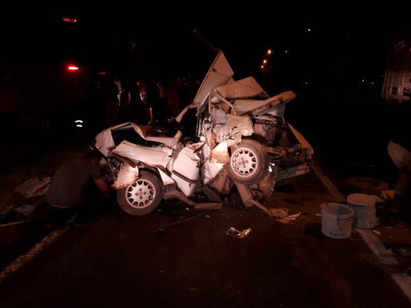 Şanlıurfa'da kamyon 3 otomobili biçti: 3 yaralı