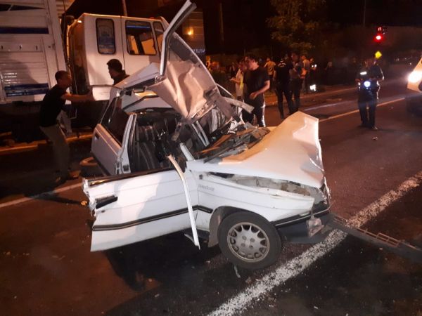 Şanlıurfa'da kamyon 3 otomobili biçti: 3 yaralı