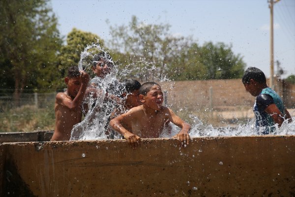 Şanlıurfa'da sıcak hava yaşamı olumsuz etkiliyor