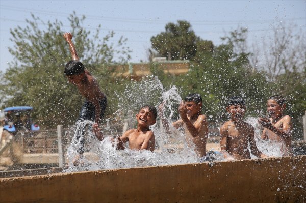 Şanlıurfa'da sıcak hava yaşamı olumsuz etkiliyor