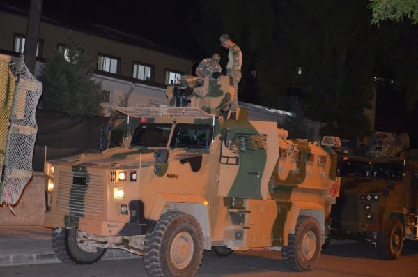 Suriye sınırına komando takviyesi