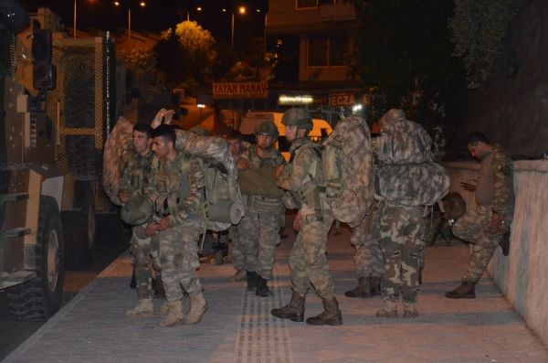 Suriye sınırına komando takviyesi