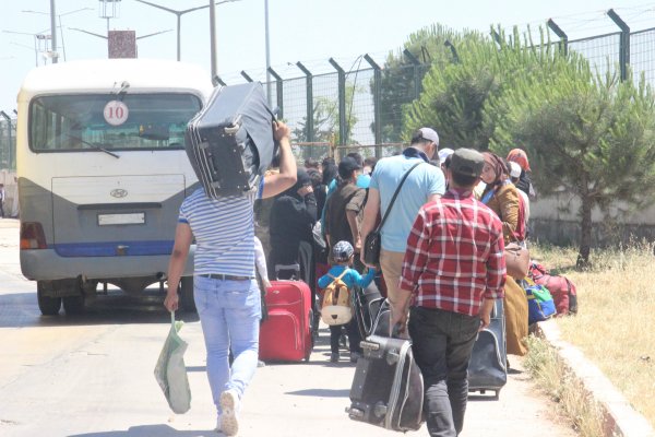 Suriyeliler Türkiye'ye dönmeye başladı