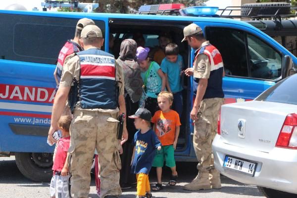 DEAŞ'lı Rus kadınlar çocuklarıyla sınırda yakalandı