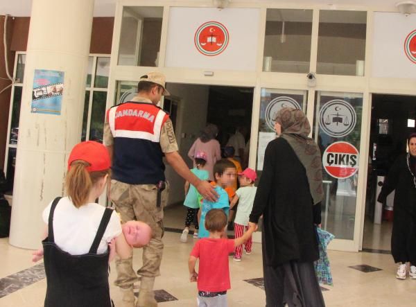DEAŞ'lı Rus kadınlar çocuklarıyla sınırda yakalandı