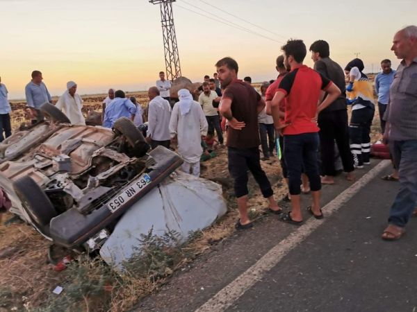Şanlıurfa'da otobüs devrildi