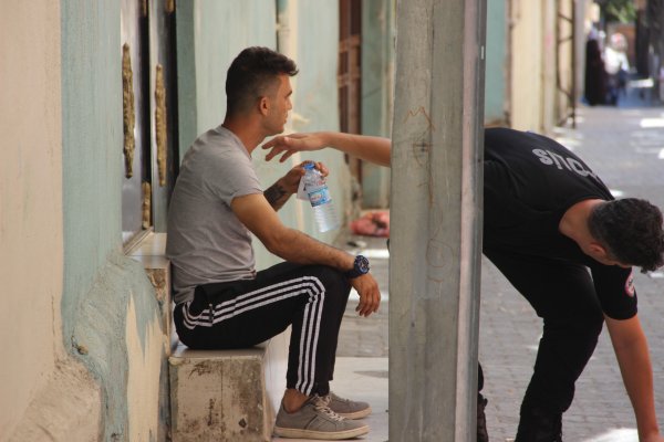 Şanlıurfa'da terk edildiği gerekçesiyle kendini bıçakladı 