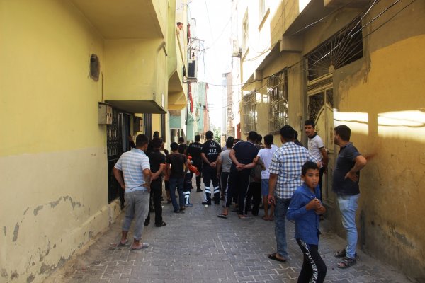 Şanlıurfa'da terk edildiği gerekçesiyle kendini bıçakladı 
