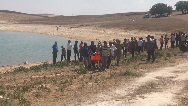 Baraj gölüne giren çocuklarını kurtaran iki anne boğuldu