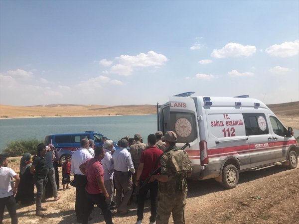 Baraj gölüne giren çocuklarını kurtaran iki anne boğuldu