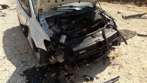Şanlıurfa'da kontrolden çıkan araç şarampole devrildi