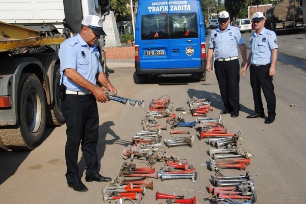 Şanlıurfa'da kornalar üzerinden geçilerek imha edildi 