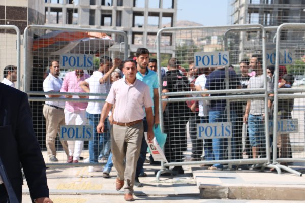 Suriyelilere, Kanada'ya sığınmacı alınacak yalanı 