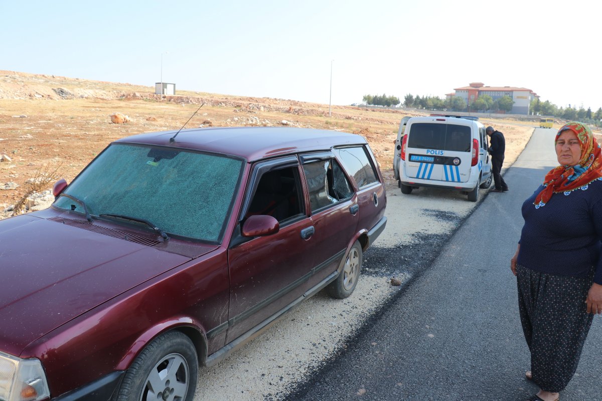 Gaziantep'te otomobili taşladılar