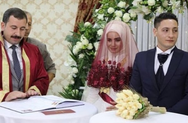 Şanlıurfa'da takı istemeyip yetim çocukları davet ettiler
