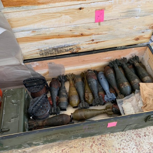 YPG, silah ve mühimmatları bırakıp kaçtı