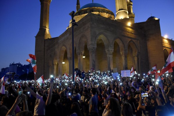 Lübnan'da protestocular eylemlere devam ediyor