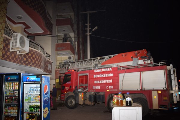 Ocağı tamir etmeye geldi, gaz kaçağını çakmakla kontrol etti