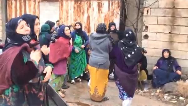 Şanlıurfa'da  tır markete daldı: 4 yaralı
