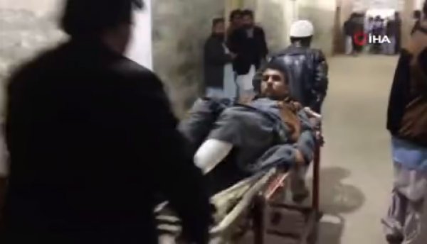 Pakistan'da bir camiye bombalı saldırı düzenlendi