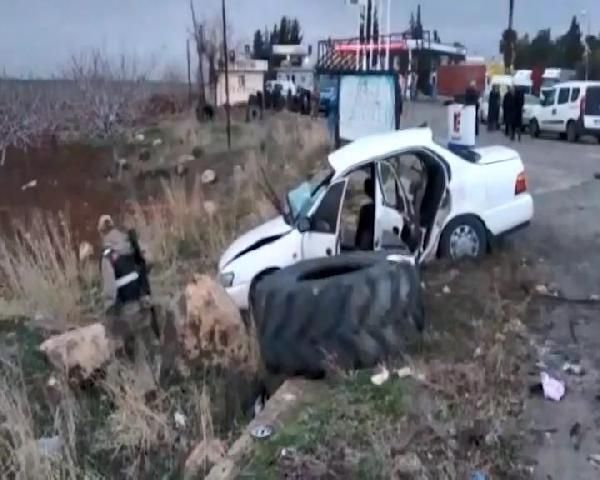 Otomobil, yolcu minibüs ile çarpıştı: 2 ölü, 12 yaralı -4