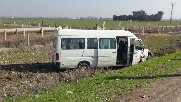 Şanlıurfa'da minibüs ile otomobil çarpıştı: 5 yaralı