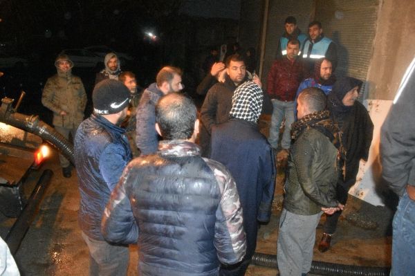 Siverek’te sel felaketi... Evler su altında kaldı, hayvanlar telef oldu -3