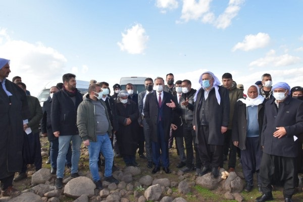 Vali Erin, Siverek’te kaybolan gençlerin aileleriyle görüştü