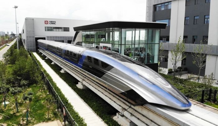 En hızlı manyetik yastıklı tren Çin’de tanıtıldı
