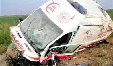 Şanlıurfa’da ambulans devrildi: 1 ölü, 4 yaralı