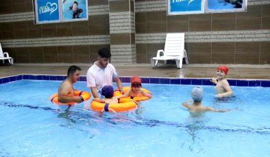 Şanlıurfa’da engelli çocuklar için yüzme havuzu açıldı