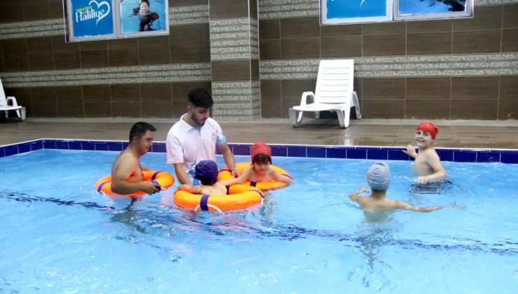 Şanlıurfa’da engelli çocuklar için yüzme havuzu açıldı