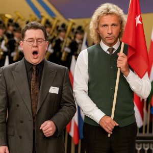 Ulusal marşımız ayakta dinlenir.. Ulusal marşımız ayakta dinlenir..