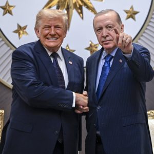 Durmak yok yola devam Uzun ADAM..